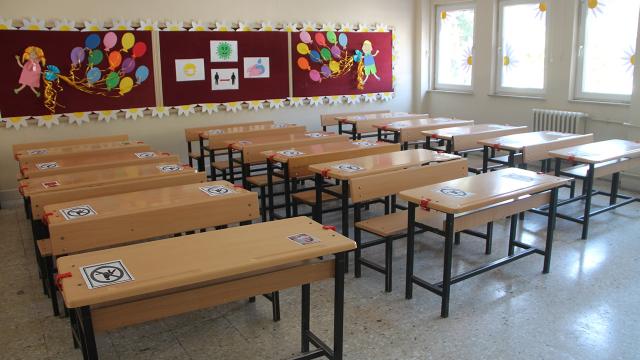 MEBden 65 okula kayıt parası incelemesi