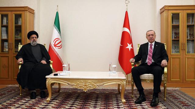 Cumhurbaşkanı Erdoğan İranlı mevkidaşı Reisi ile görüştü