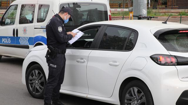 İzmirde geçen hafta 15 bin 335 trafik cezası uygulandı