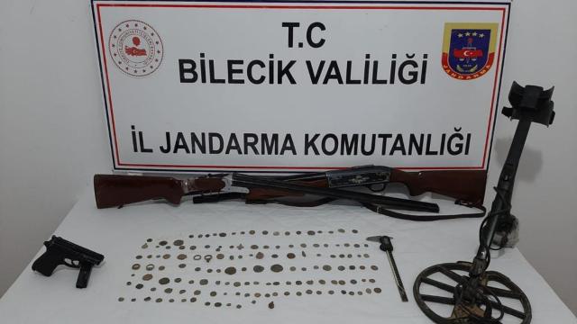 Bilecikte tarihi eser operasyonu: 125 sikke ele geçirildi