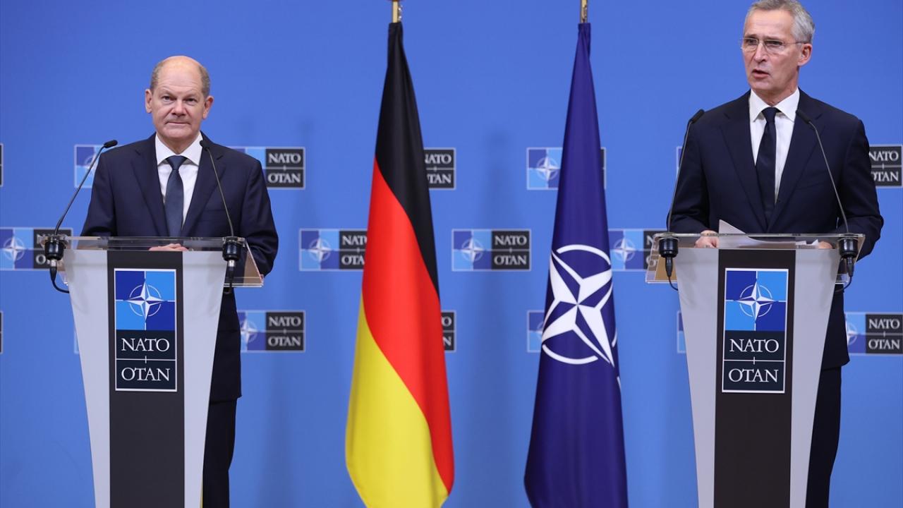 Amerikan nükleer silahlarının Almanya`dan çekilmesi konusu