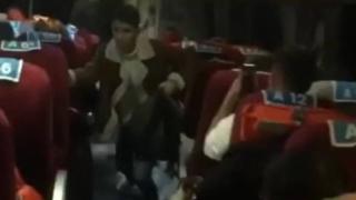 Deniz otobüsü fırtınada sallanınca yolcular fenalaştı