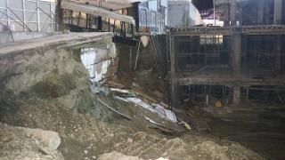 Bolu'da AVM'nin dışındaki kafenin çökme anı kamerada