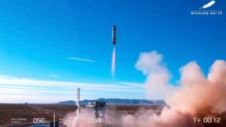 New Shepard uzay aracı 6 yolcusuyla fırlatıldı