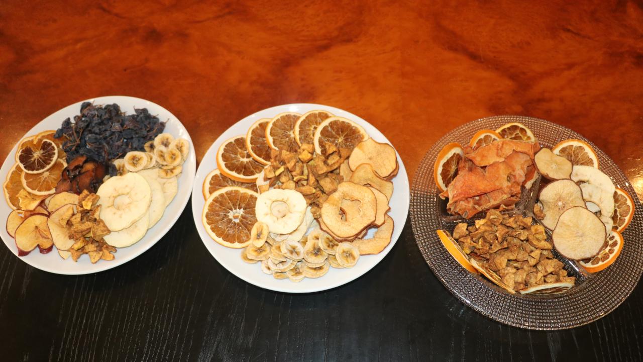 Çerez niyetine kurutulmuş meyve ikramının gündemde olduğunu ve bunun ihracata giden bir sektör oluşturduğunu ifade eden Sazlı, şöyle konuştu: