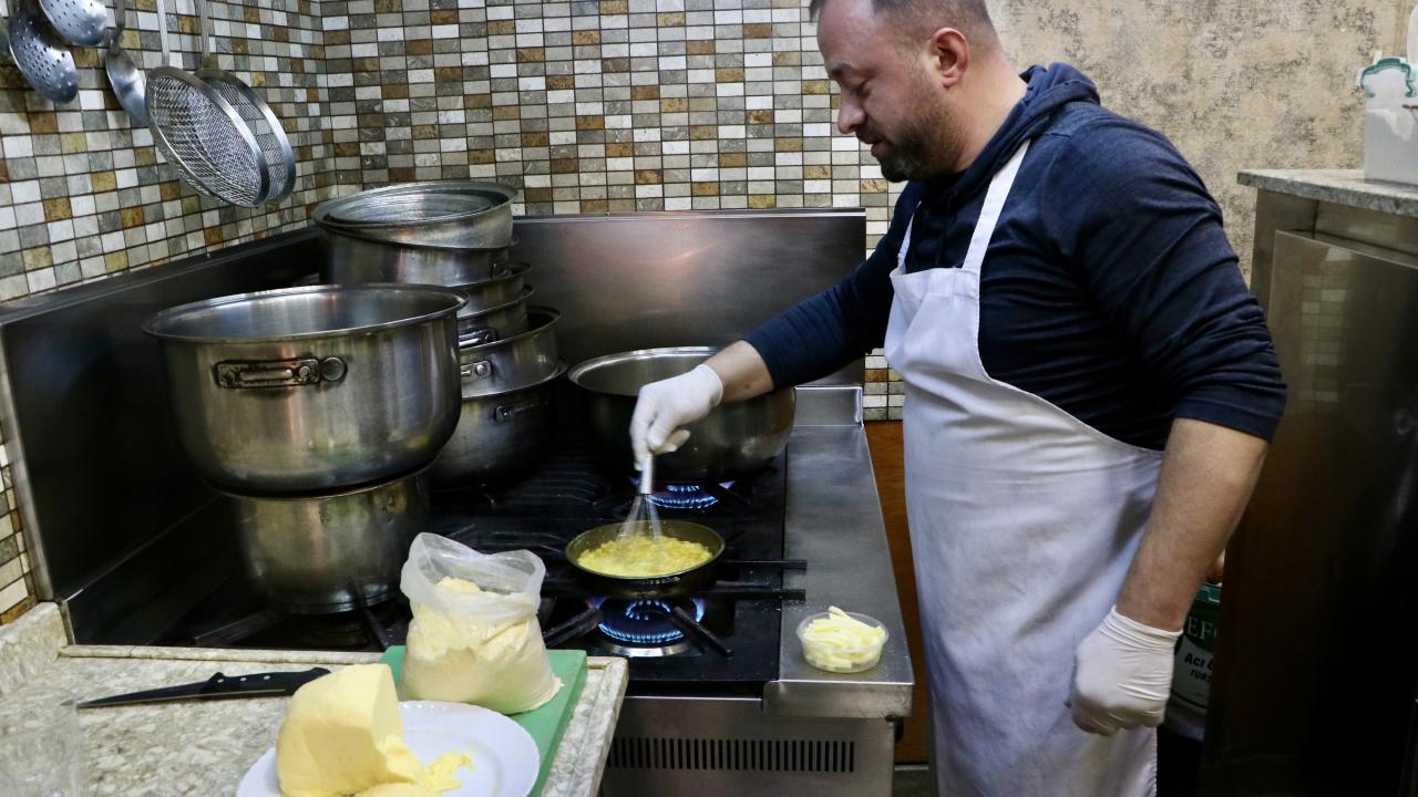 Türk Patent ve Marka Kurumuna 2018 yılında yaptıkları müracaatla Tonya tereyağına Coğrafi İşaret Tescil Belgesi aldıklarını hatırlatan Beşel, şöyle devam etti: