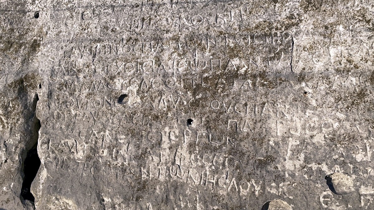 Kaledeki hüzünlü yazıt