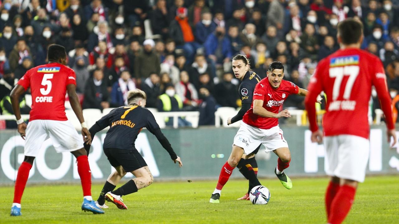 Otyakmaz: İyi futbol oynayarak kazanıyoruz