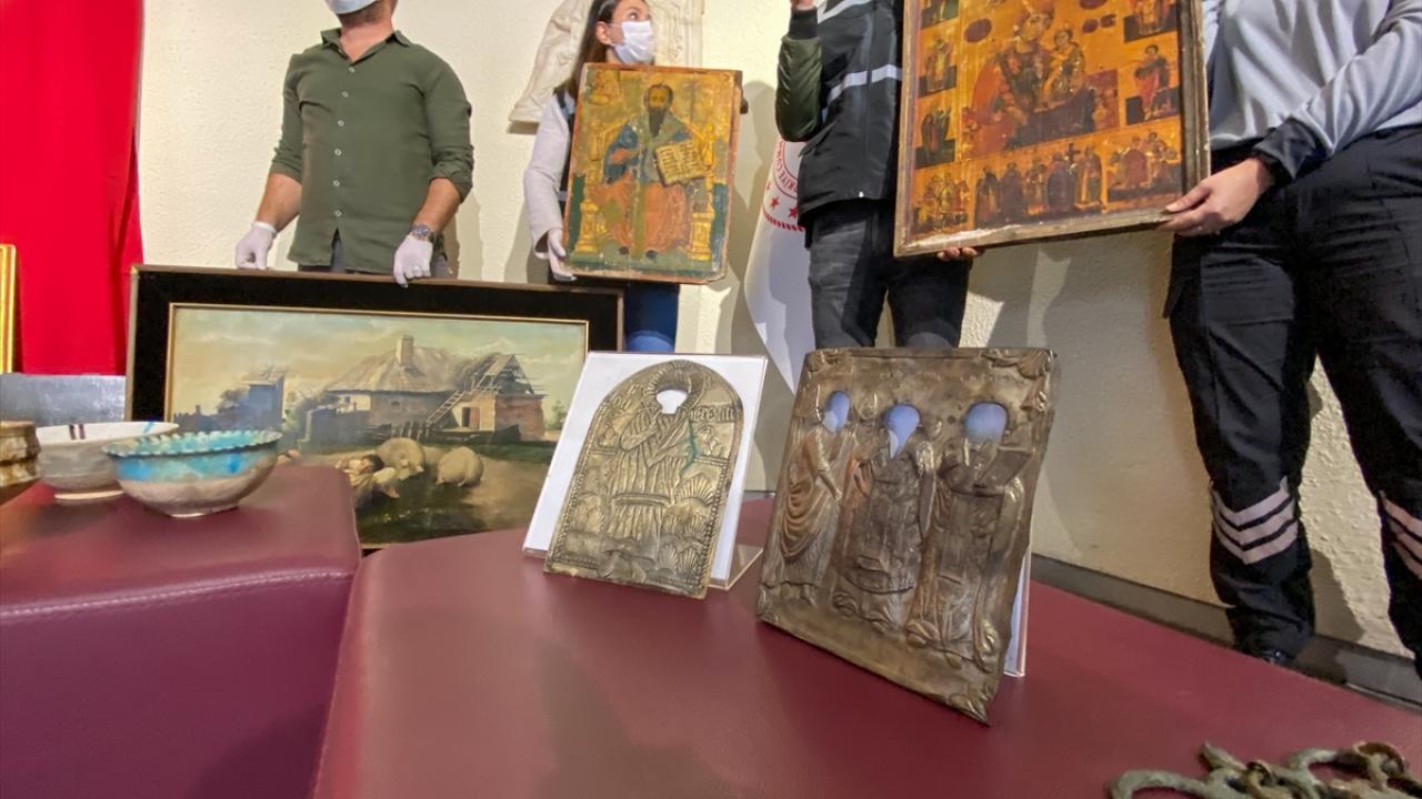 Keser, eserlere ilişkin şu bilgileri verdi: