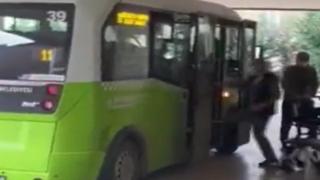 Otobüs şoförü fenalaşan yolcuyu hastaneye yetiştirdi