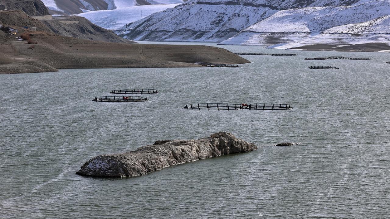 "Suyun miktarı küresel ısınmaya bağlı olarak azalıyor"