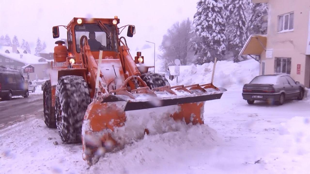 Kar lastiği ve zincirsiz Uludağ`a girişlere izin verilmiyor