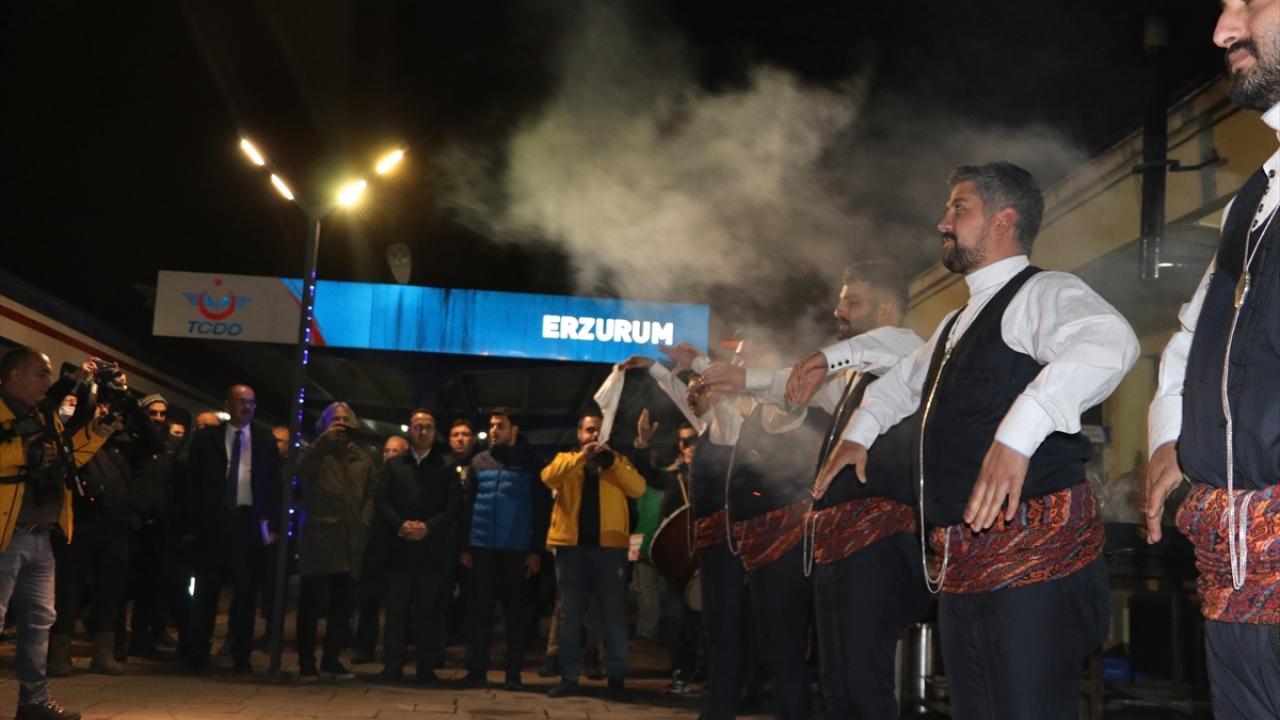 Davul zurnayla karşılandılar