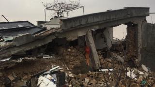 Tüpten sızan gaz bomba gibi patladı: Ev yıkıldı