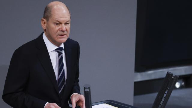 Scholz aşırı sağcı AfDyi Rus partisi olmakla itham etti