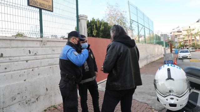 Antalya polisinden okul çevrelerinde denetim