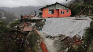 Zonguldak'ta heyelan anı ve yaşanan panik kamerada
