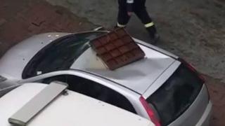 Eyüpsultan'da patlama: Demir kapak metrelerce havaya uçtu