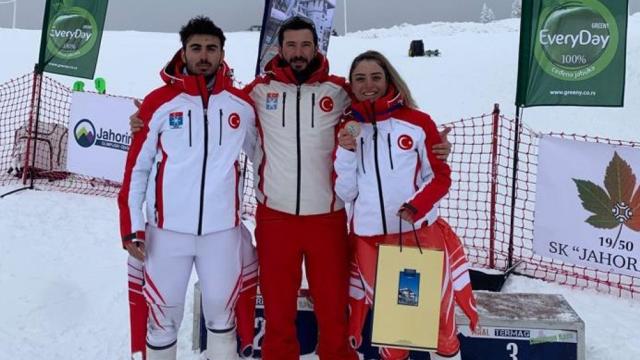 Milli sporcu Sıla Karadan 2 bronz madalya