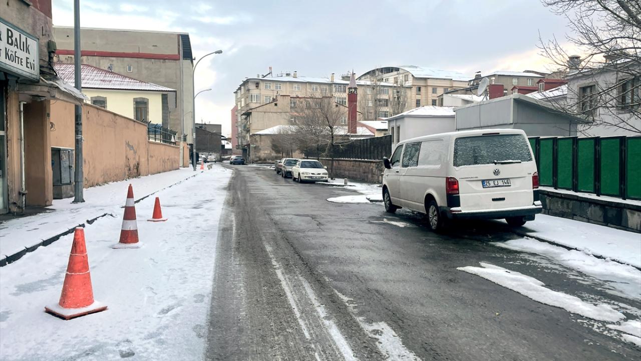 Kars’ta kar kalınlığı artıyor