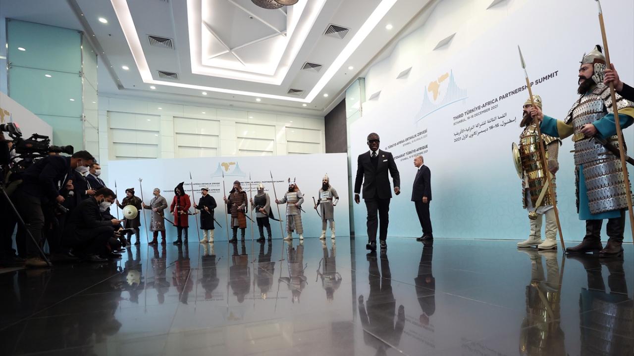 Zirve basına kapalı devam edecek