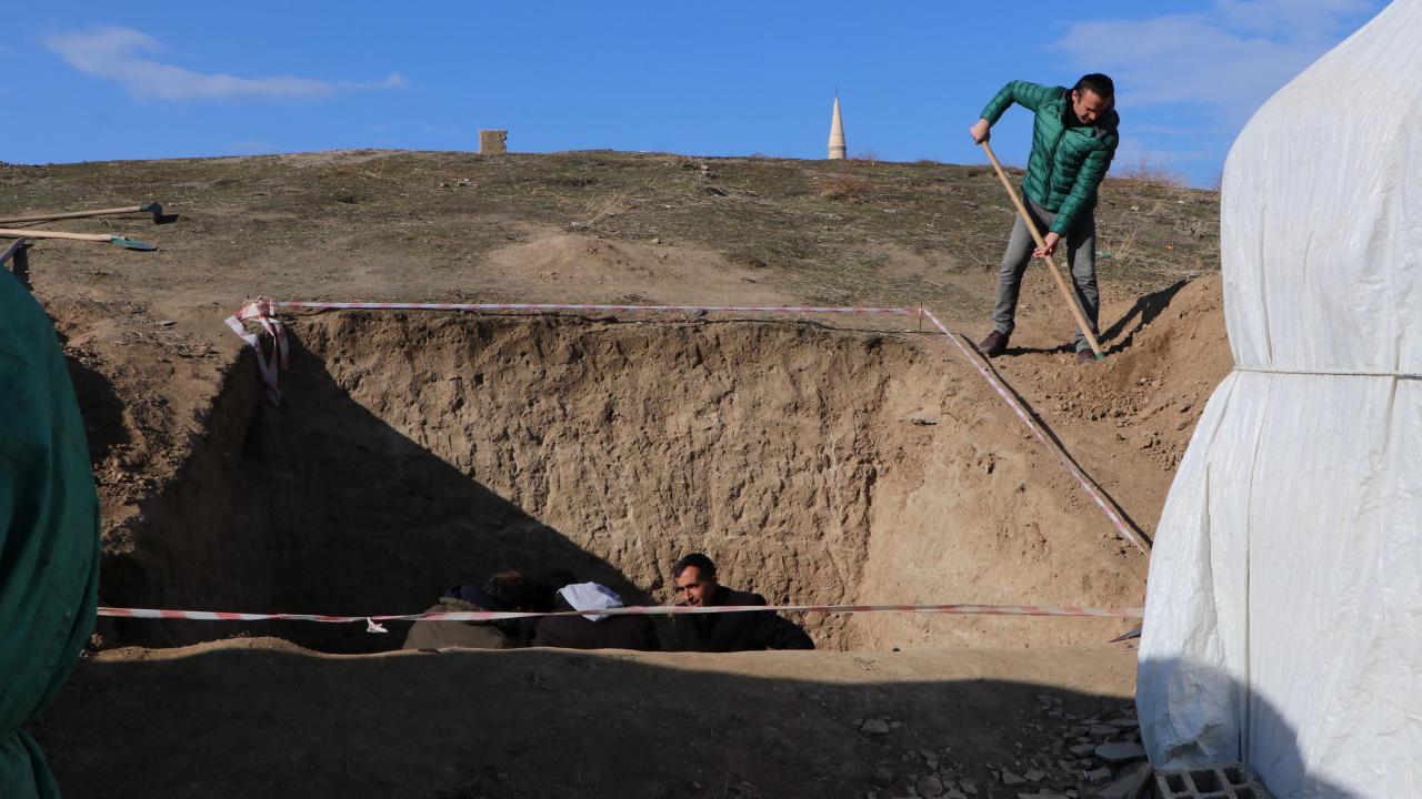 İslami döneme ait mezarlar bulundu