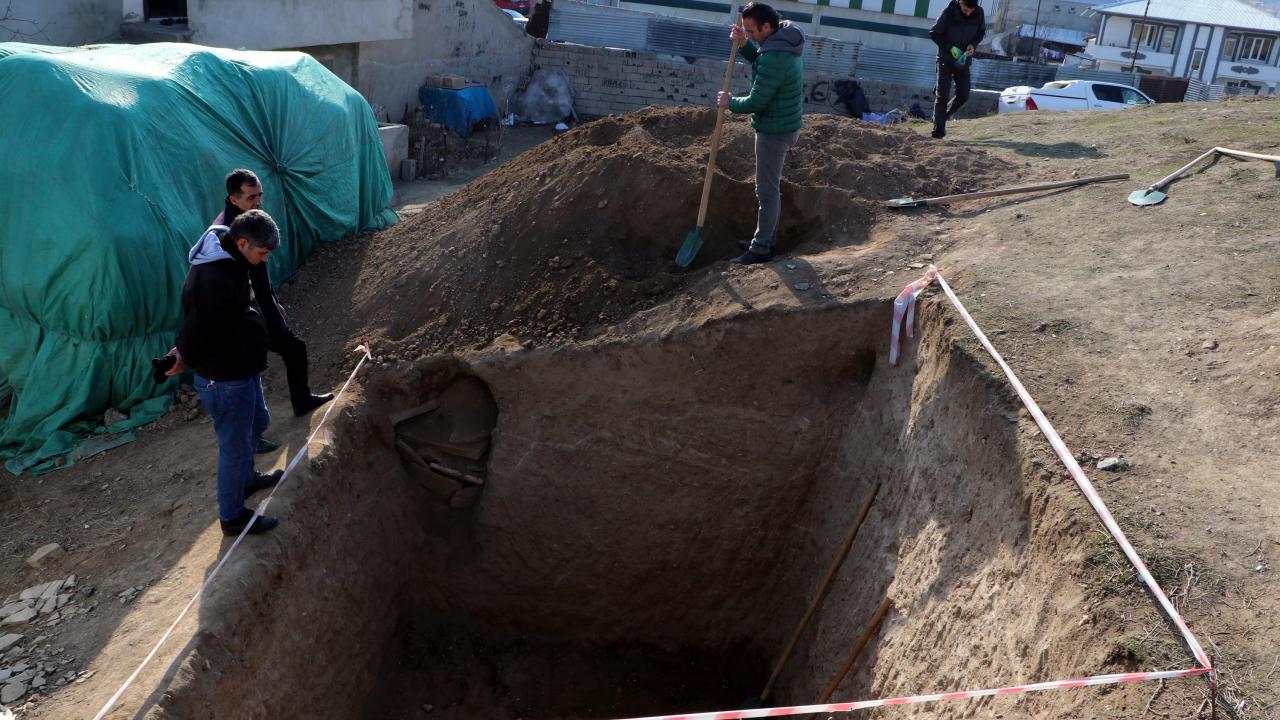 İlk defa Pers mezarı bulundu