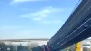 Çin’de otoyol köprüsü çöktü: 3 ölü