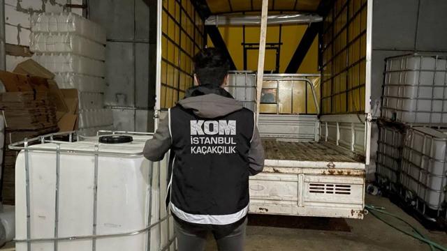 İstanbulda kaçak içki operasyonu: 1,5 ton metil alkol ele geçirildi