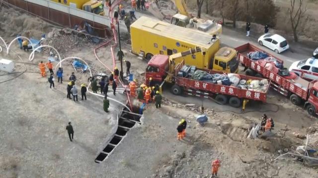 Çinde kaçak işletilen kömür madeninde mahsur kalan işçilere ulaşıldı