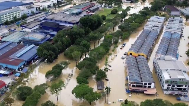 Malezyada sel felaketi: 30 binden fazla kişi tahliye edildi