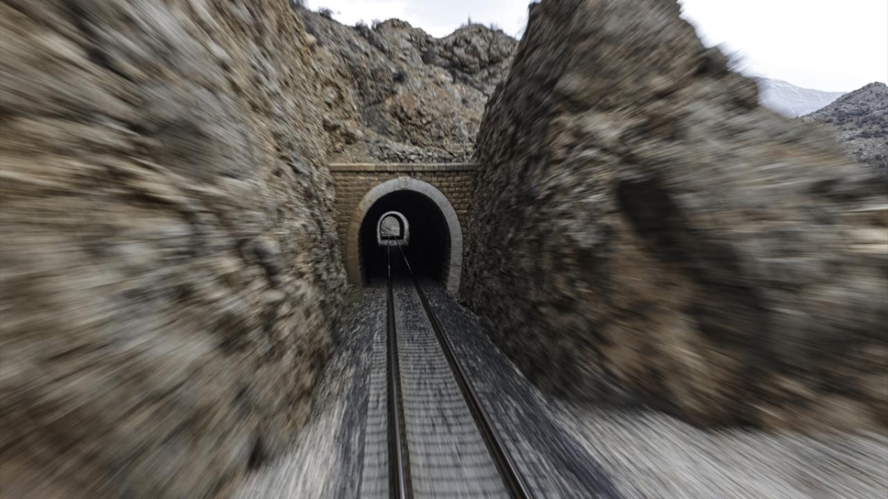 "Kimse çekinmesin, çıksın yola"