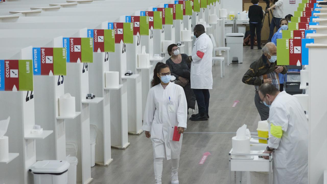 Omicron krizi: Hangi ülke, ne önlem aldı?