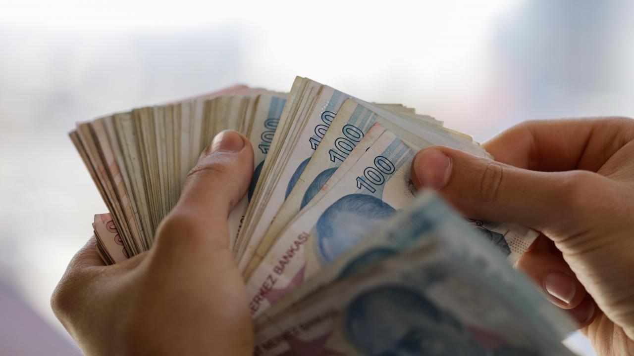 İHRACATÇILARA İLERİ VADELİ KUR İMKANI