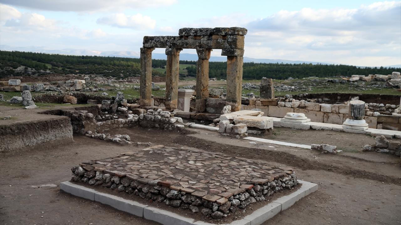 Kazılarda sunağın kalıntılarına rastladıklarını kaydeden Can, şöyle konuştu: