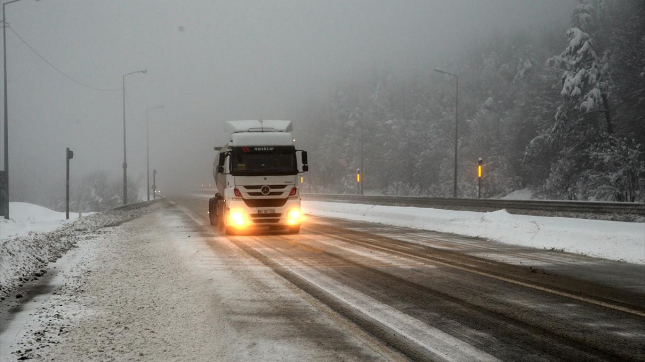Kar kalınlığı 35 santimetreye ulaştı