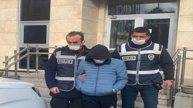 Hastane bahçesindeki mazgalları çaldı