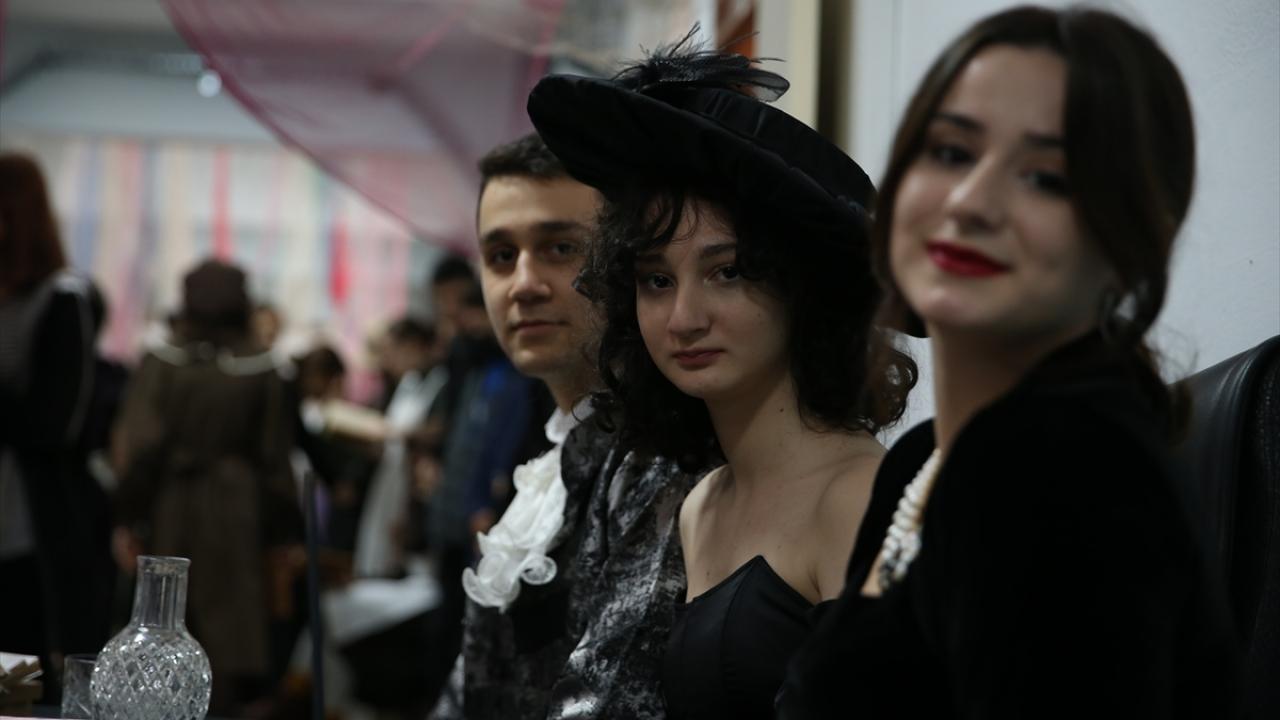 150`ye yakın arkadaşımız kostüm giydi