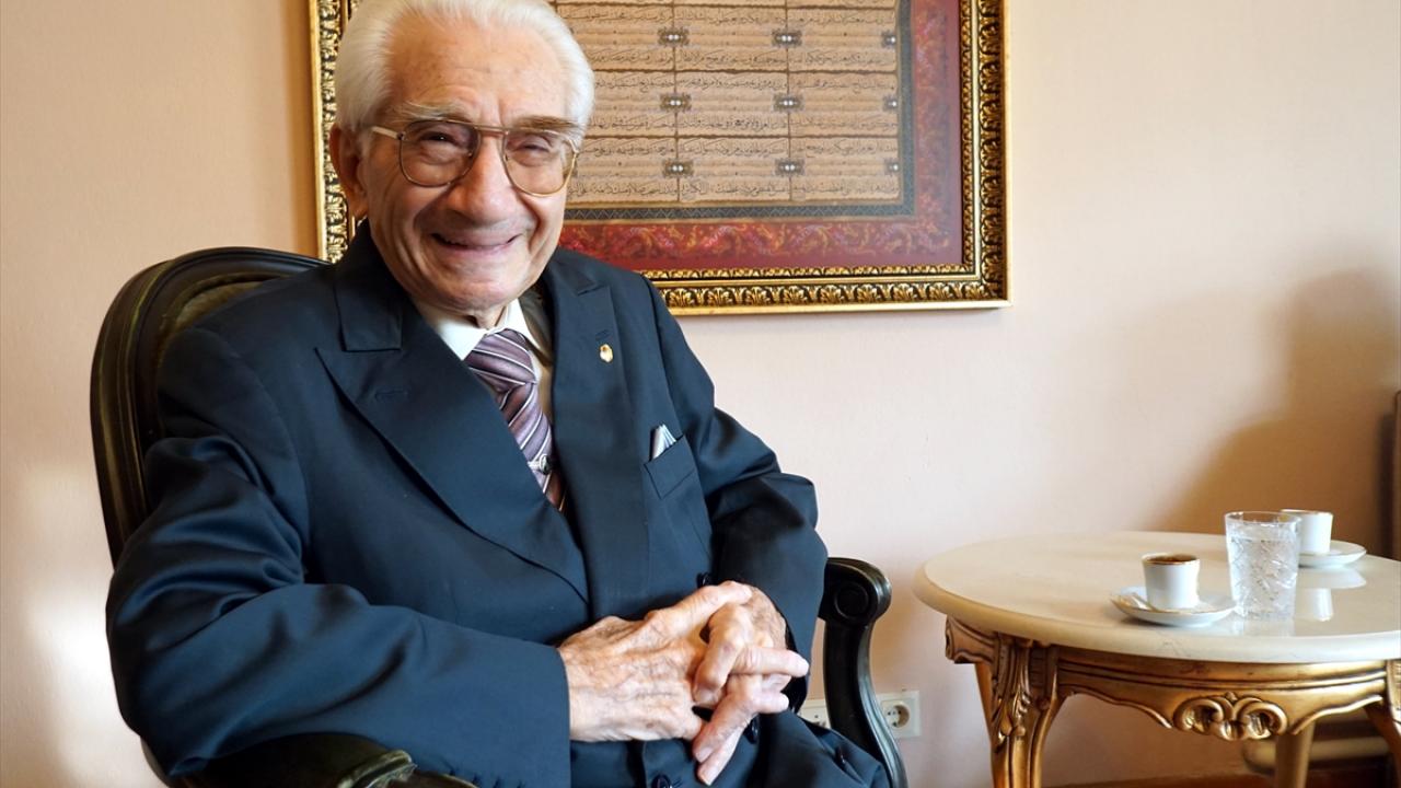 Alaeddin Yavaşca kimdir?