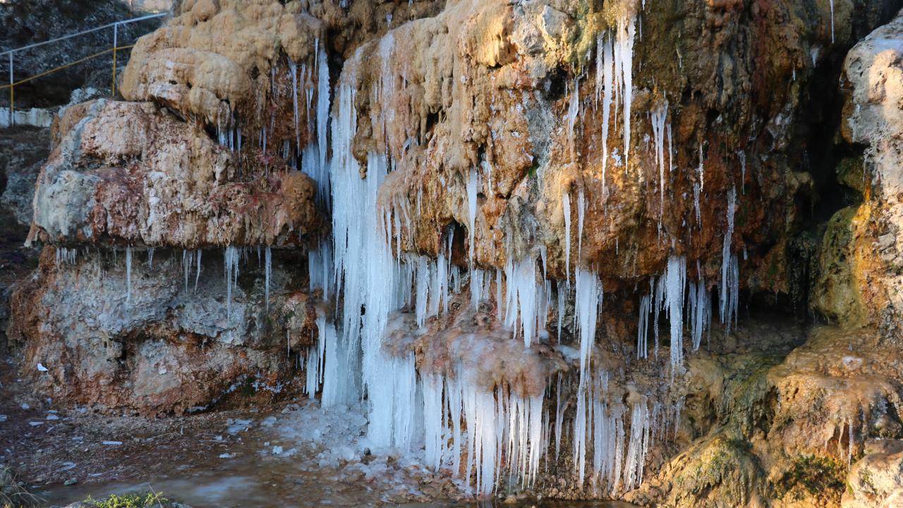 70 derece sıcaklıktaki su dondu