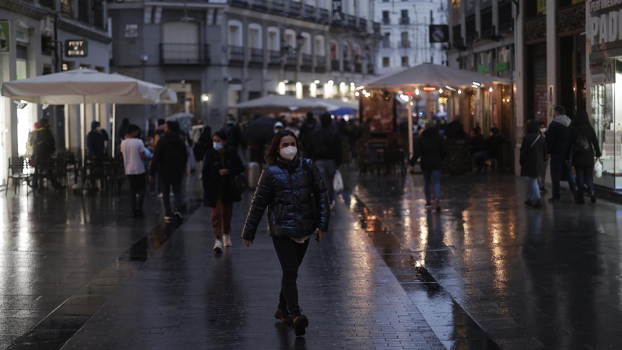 Kapanma yok maske zorunluluğu var
