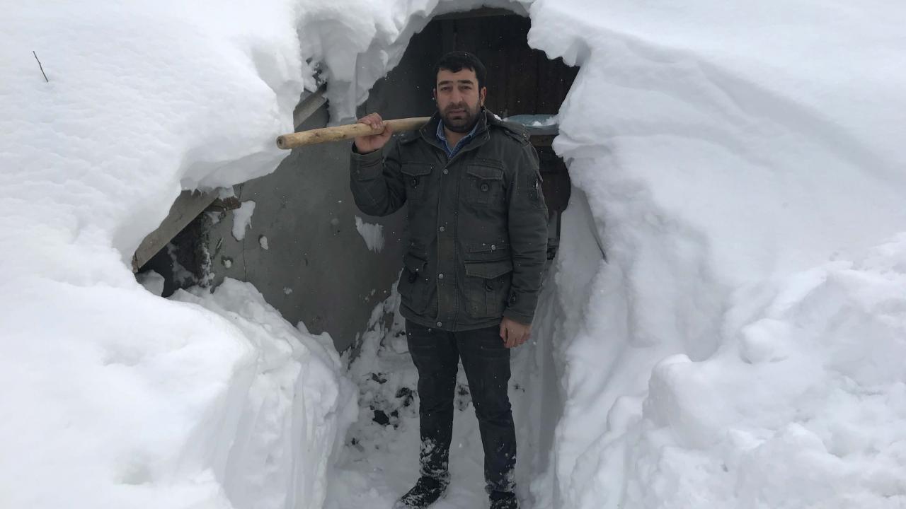 "Akşam kapıların önünü temizliyoruz, sabah aynı manzarayla karşılaşıyoruz"