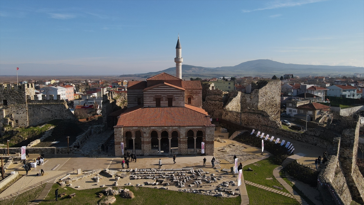 "Camiler bizim birliğimizin, beraberliğimizin teminatı"