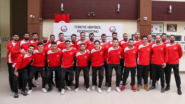 Hentbolda hedef Dünya Şampiyonasına katılarak tarihe geçmek