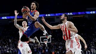 Anadolu Efes son saniyede galibiyete uzandı