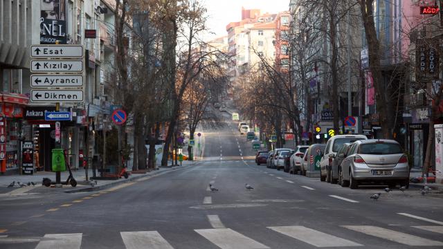 Ankarada yılbaşı kutlamalarında araç trafiğine kapatılacak yollar açıklandı