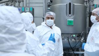 Bakan Koca, TURKOVAC aşı üretim tesisinde incelemelerde bulundu