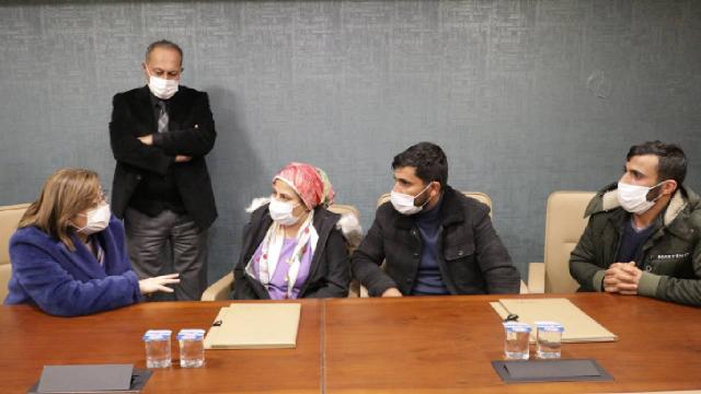 Fatma Şahinden pitbullun saldırdığı çocuğun ailesine ziyaret
