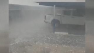 Güney Afrika'da dolu yağışı: Araçlarda hasar oluştu