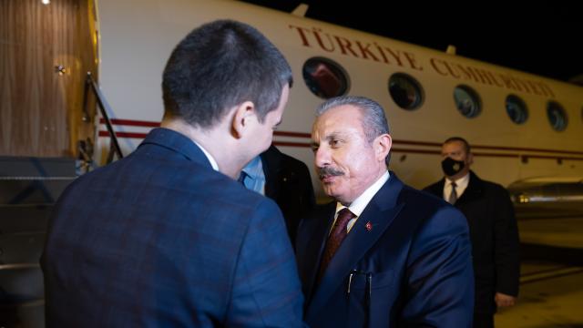 TBMM Başkanı Şentop yurda dönmek üzere Karadağdan ayrıldı